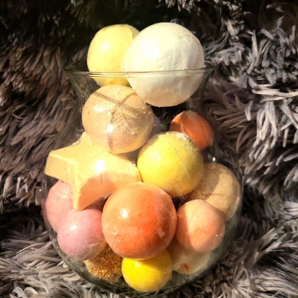 HOST PICK!!!!A bundle of bath bombs, moisturizing and nonirritating! For baths!